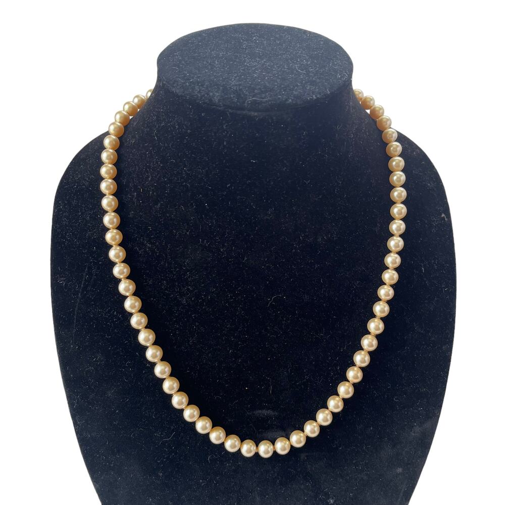 Vtg Crown Trifari Faux Pearl Necklace 22" Gold Hiddden Clasp Old Money Preppy